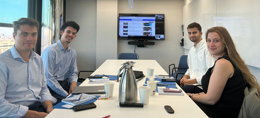 Grupo de estudiantes que hicieron prácticas en Zurich